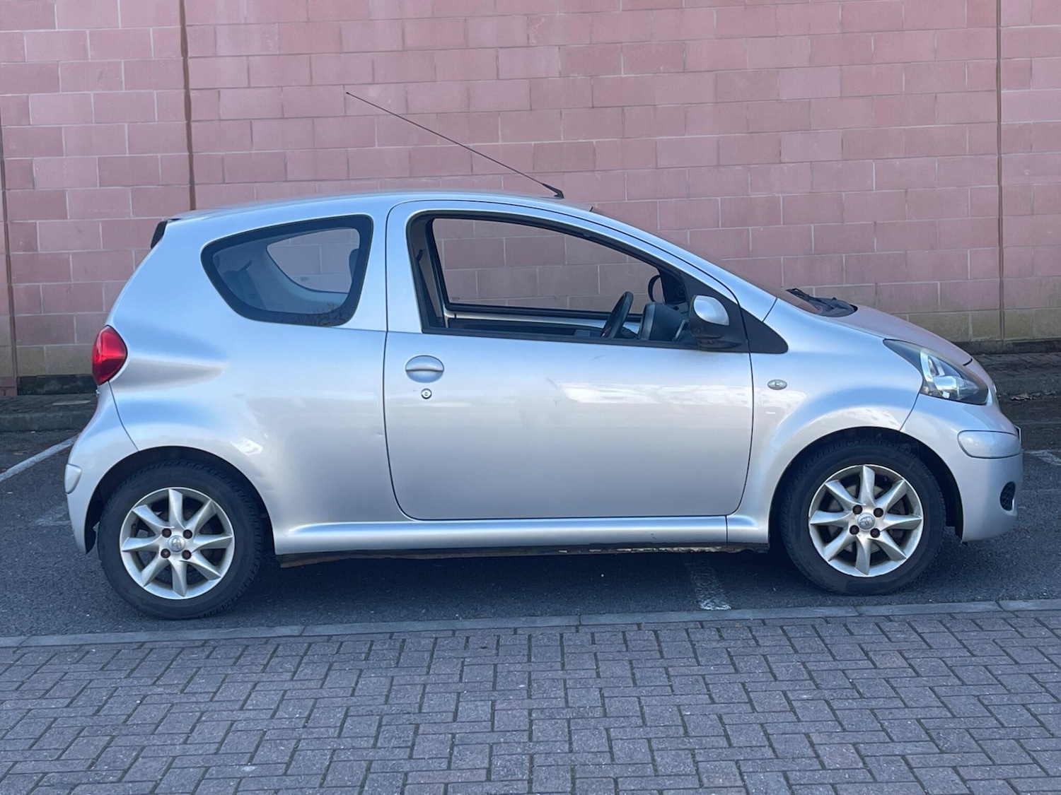 Used Toyota AYGO for sale - 77957712: Photo 10