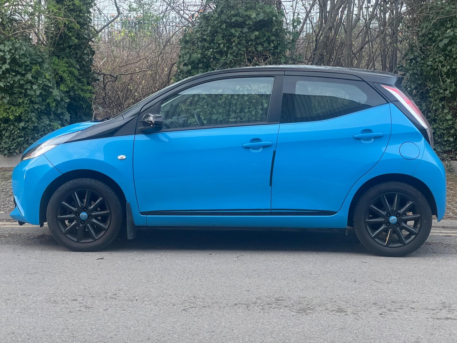 Used Toyota AYGO for sale - 77497459: Photo 11