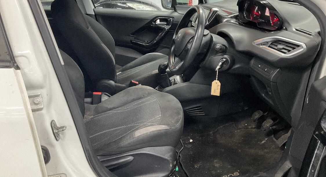 Used Peugeot 208 2014 for sale - 77305324: Photo 3