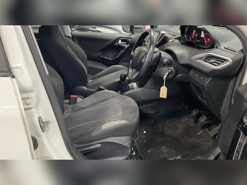 Used Peugeot 208 2014 for sale - 77305324: Photo