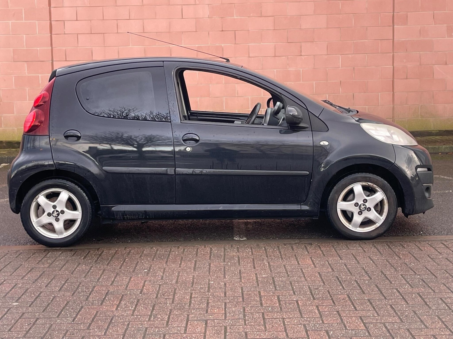 Used Peugeot 107 2013 for sale - 77940030: Photo 9
