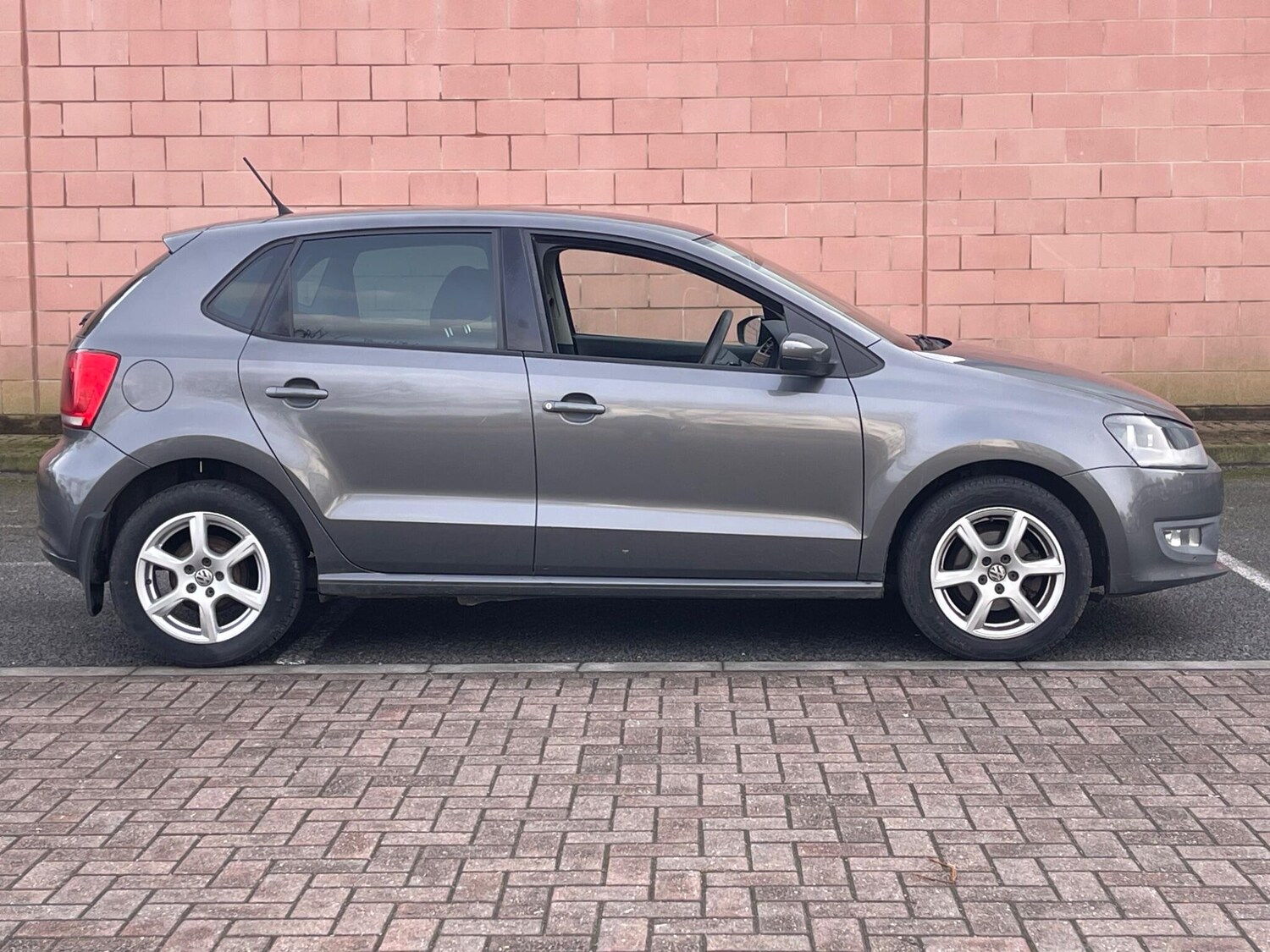 Used Volkswagen Polo 2010 for sale - 77574086: Photo 10