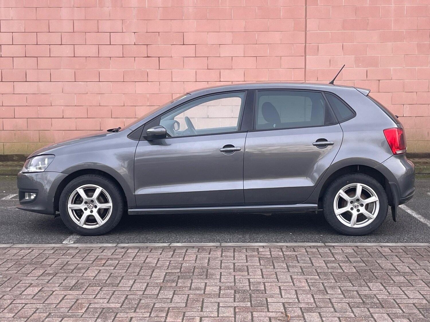 Used Volkswagen Polo 2010 for sale - 77574086: Photo 11