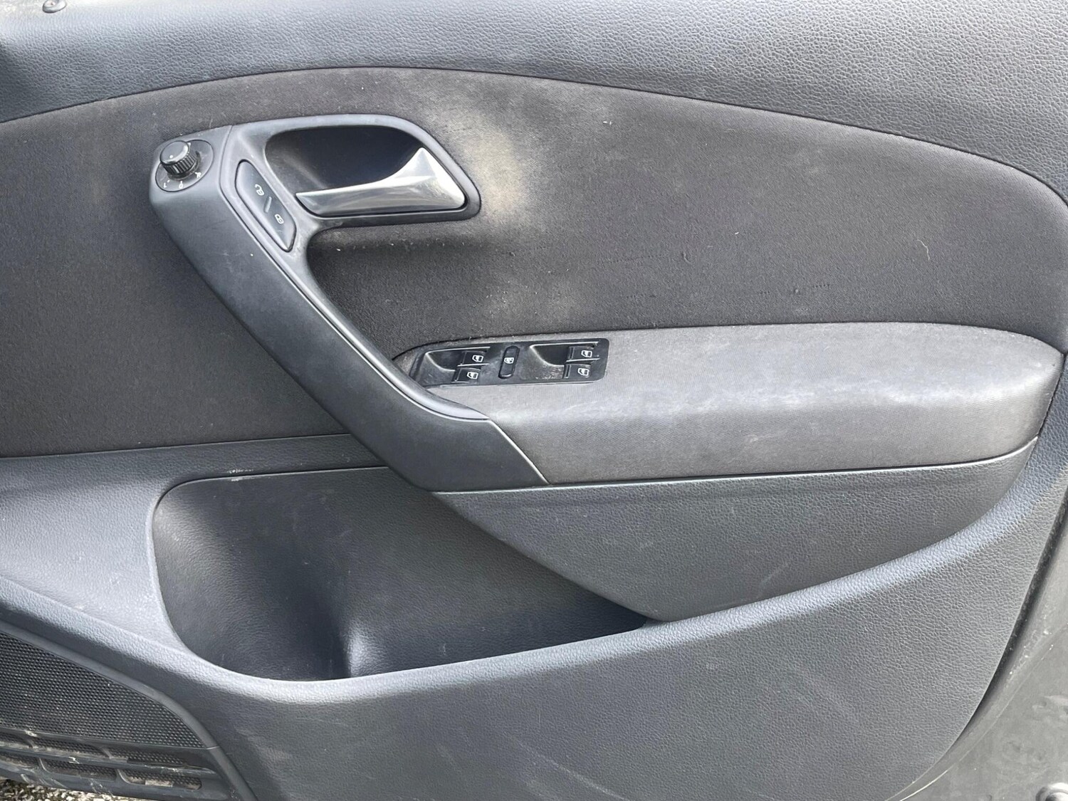 Used Volkswagen Polo 2010 for sale - 77574086: Photo 37