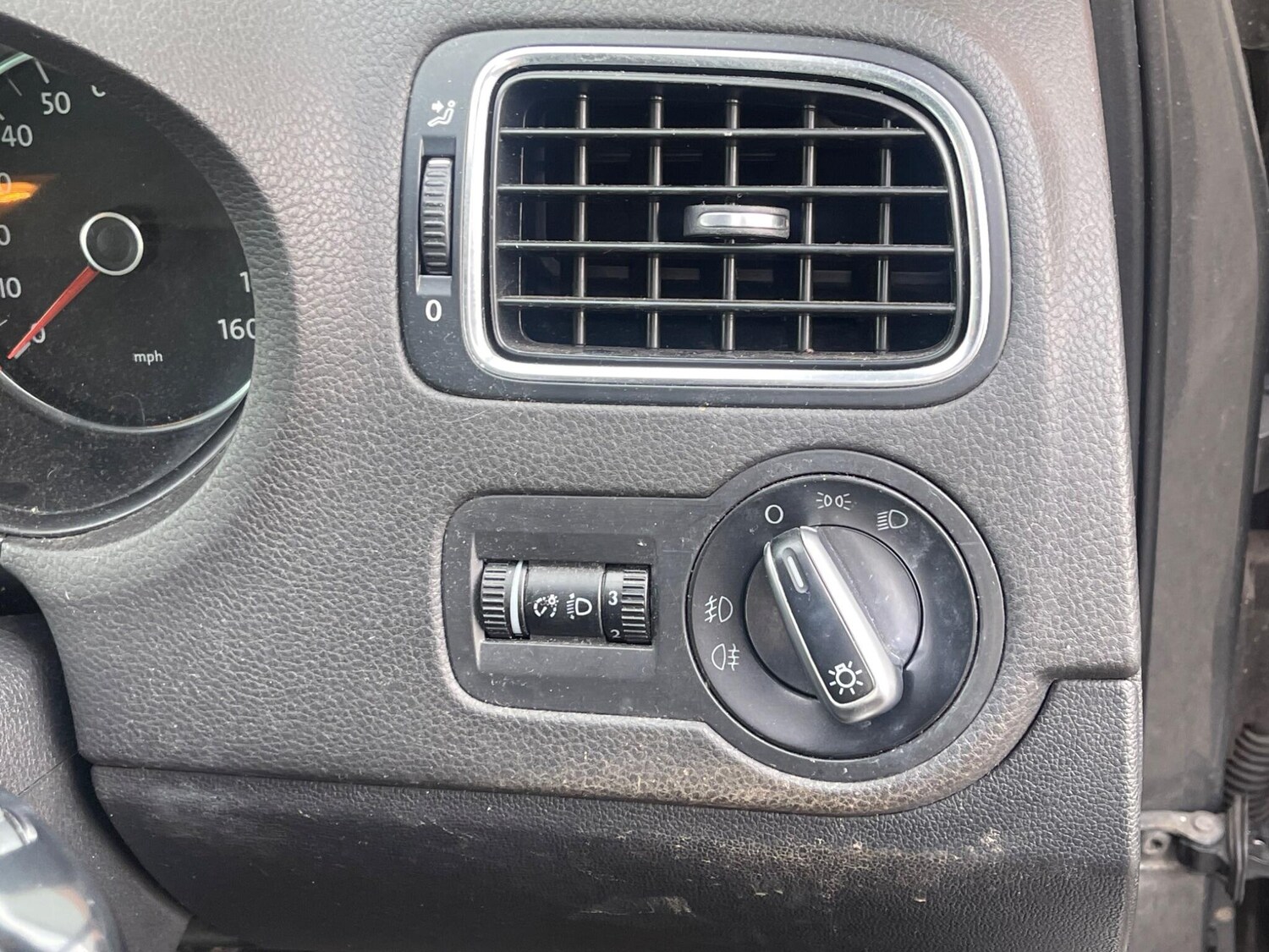 Used Volkswagen Polo 2010 for sale - 77574086: Photo 39