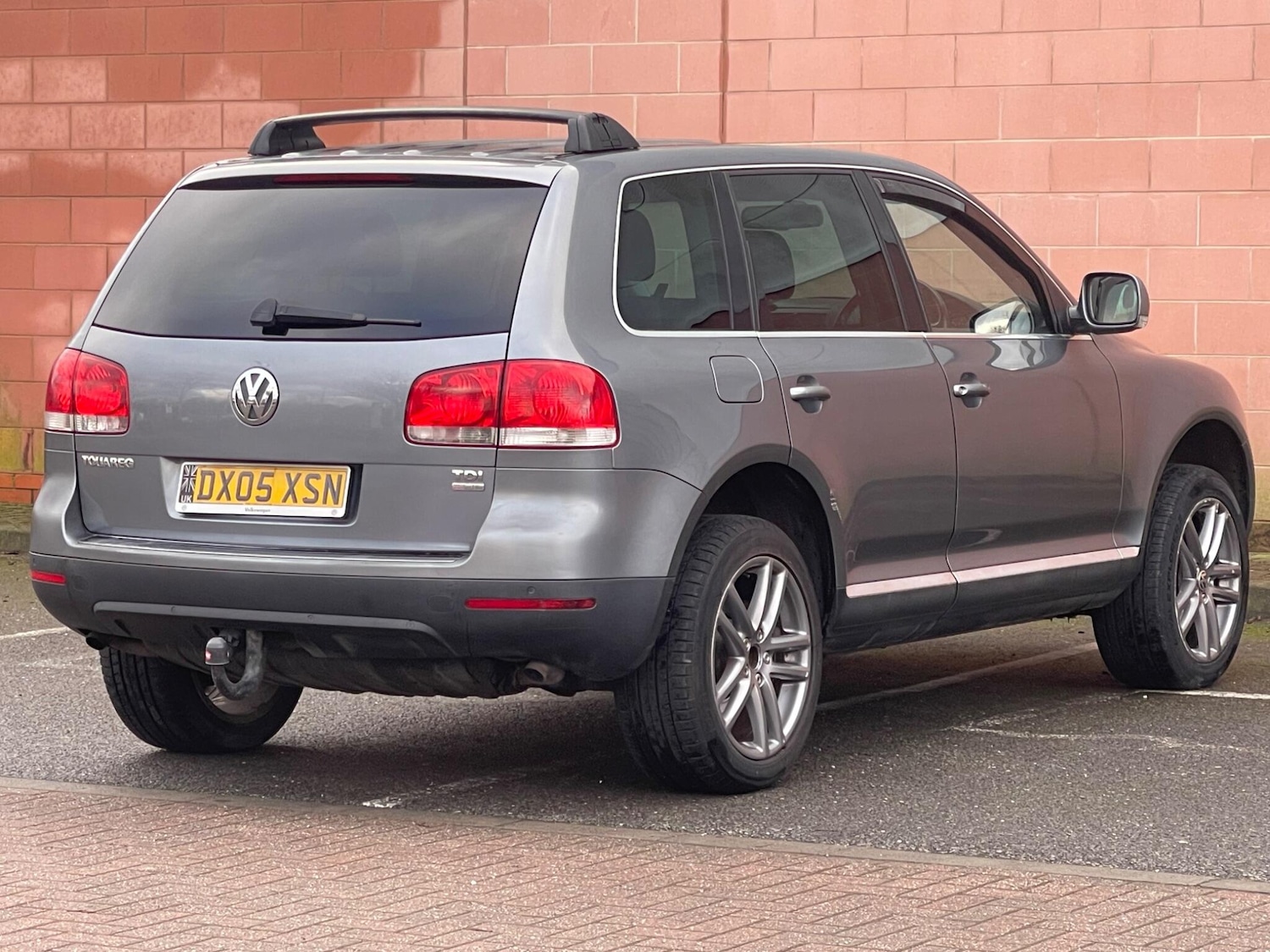 Used Volkswagen Touareg 2005 for sale - 77242601: Photo 2