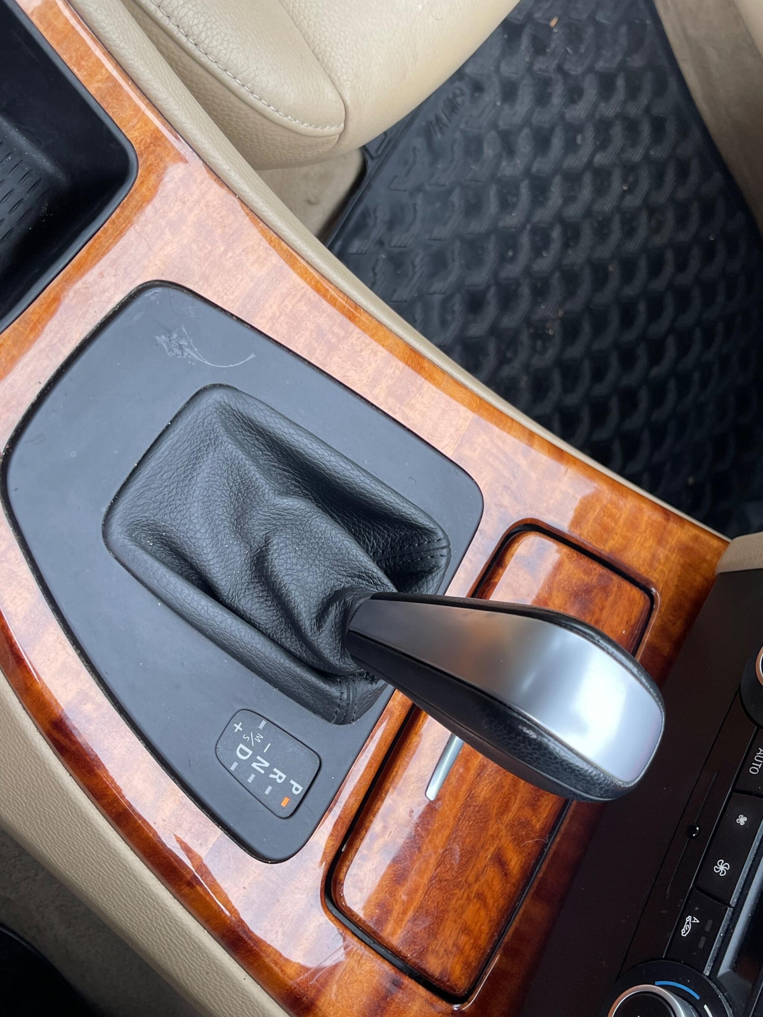 Used BMW 3 Series 2010 for sale - 77637821: Photo 21