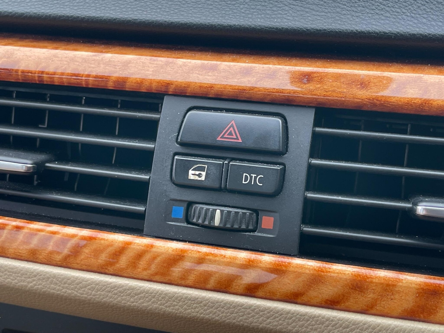 Used BMW 3 Series 2010 for sale - 77637821: Photo 28