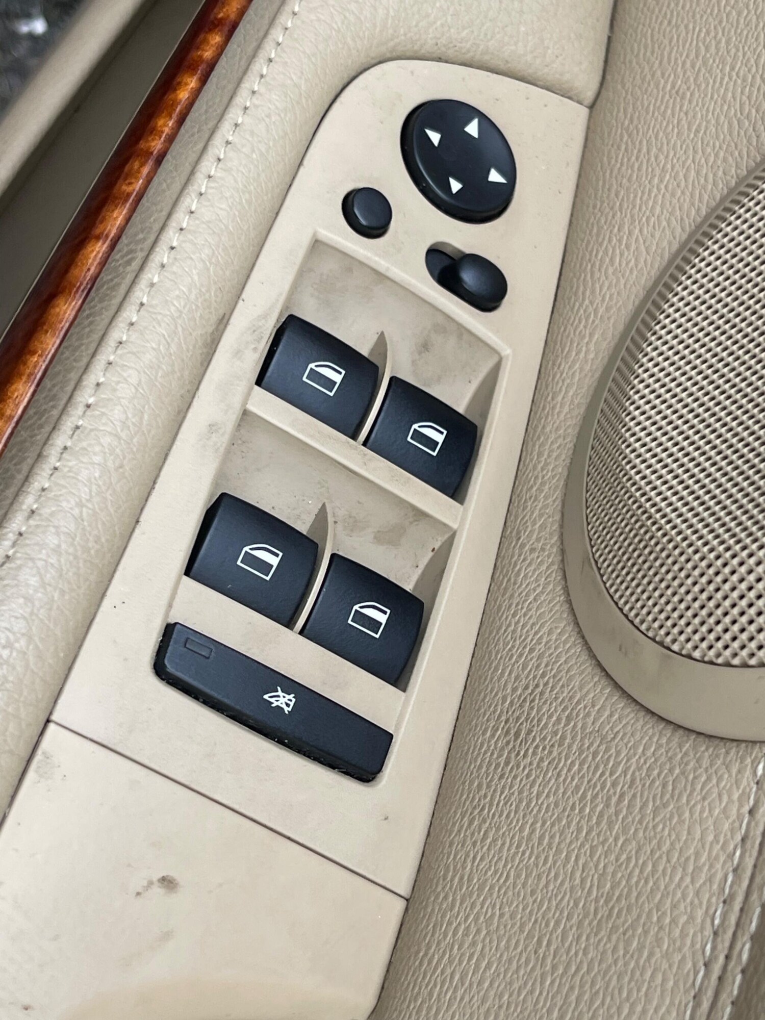 Used BMW 3 Series 2010 for sale - 77637821: Photo 32