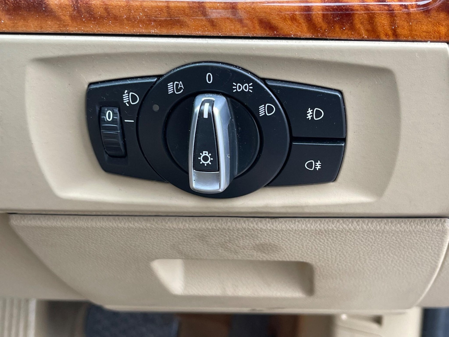 Used BMW 3 Series 2010 for sale - 77637821: Photo 34