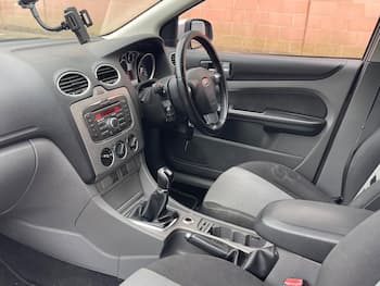 Used Ford Focus 2010 for sale - 79874623: Photo