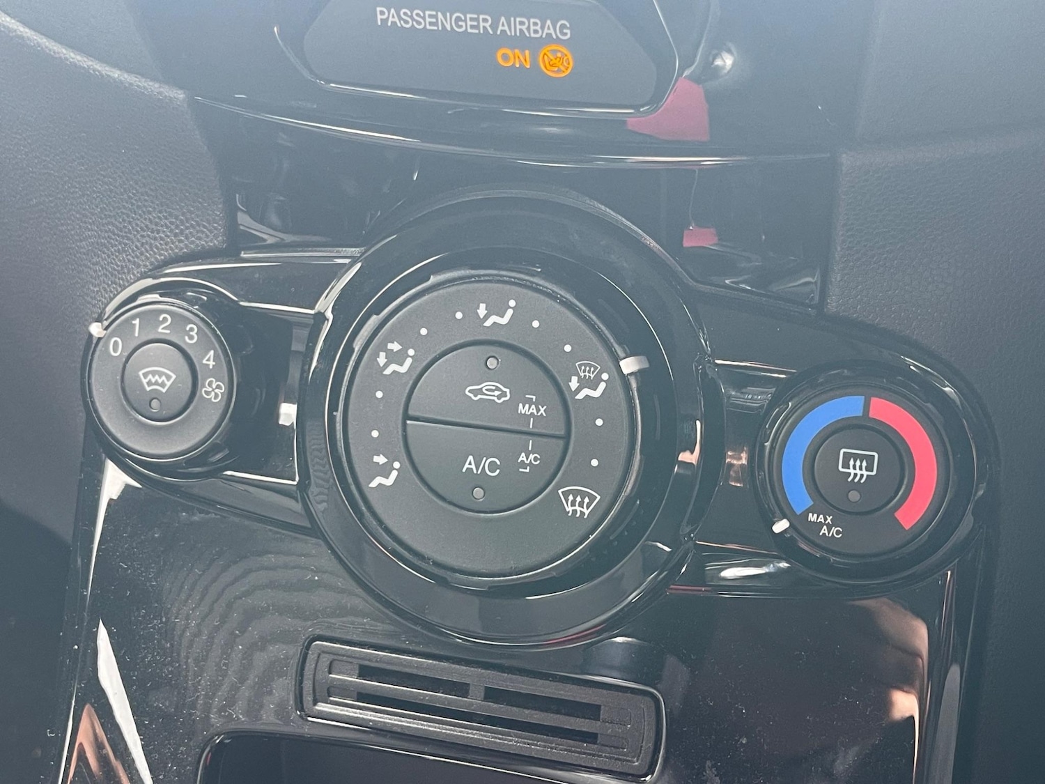 Used Ford Fiesta 2015 for sale - 77143494: Photo 17