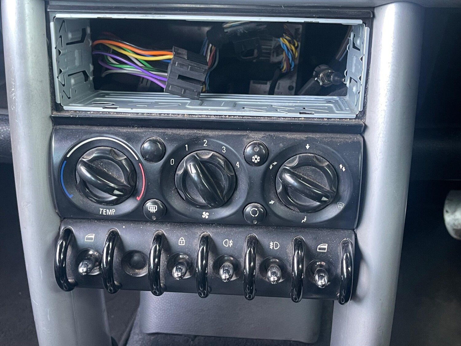 Used MINI Hatch 2001 for sale - 77737380: Photo 23