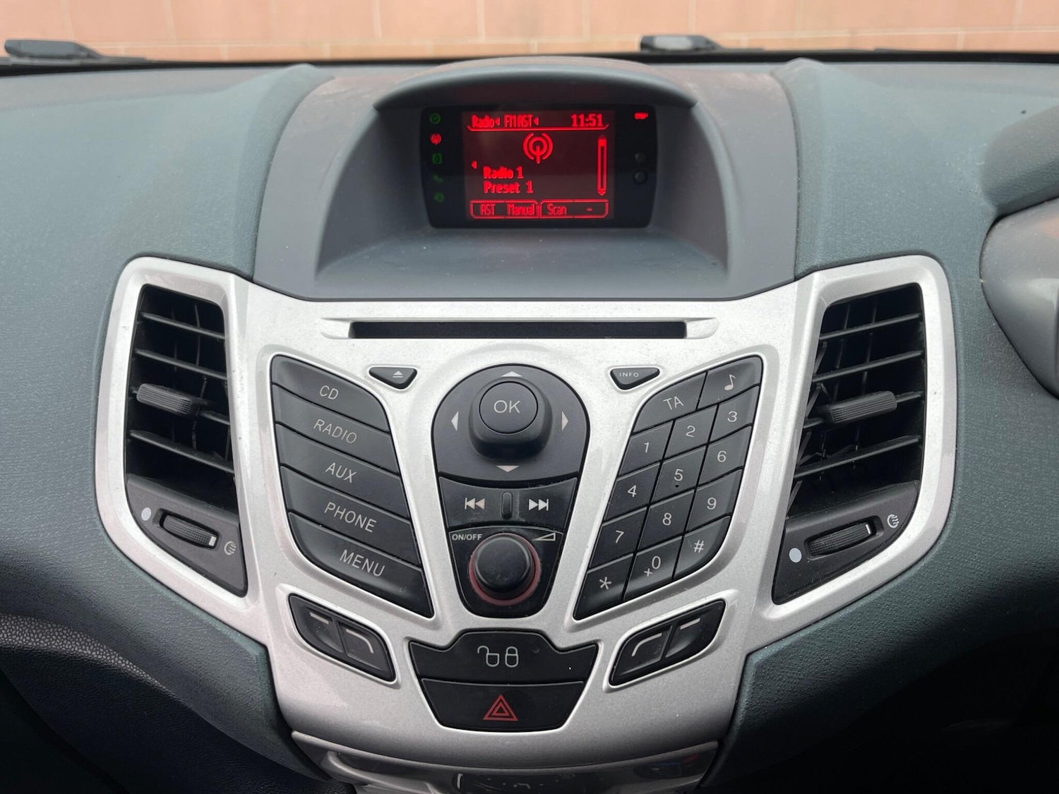 Used Ford Fiesta 2010 for sale - 78219940: Photo 16