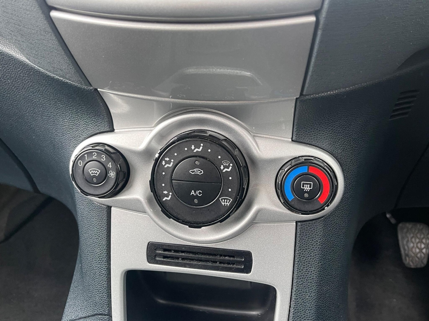 Used Ford Fiesta 2010 for sale - 78219940: Photo 17