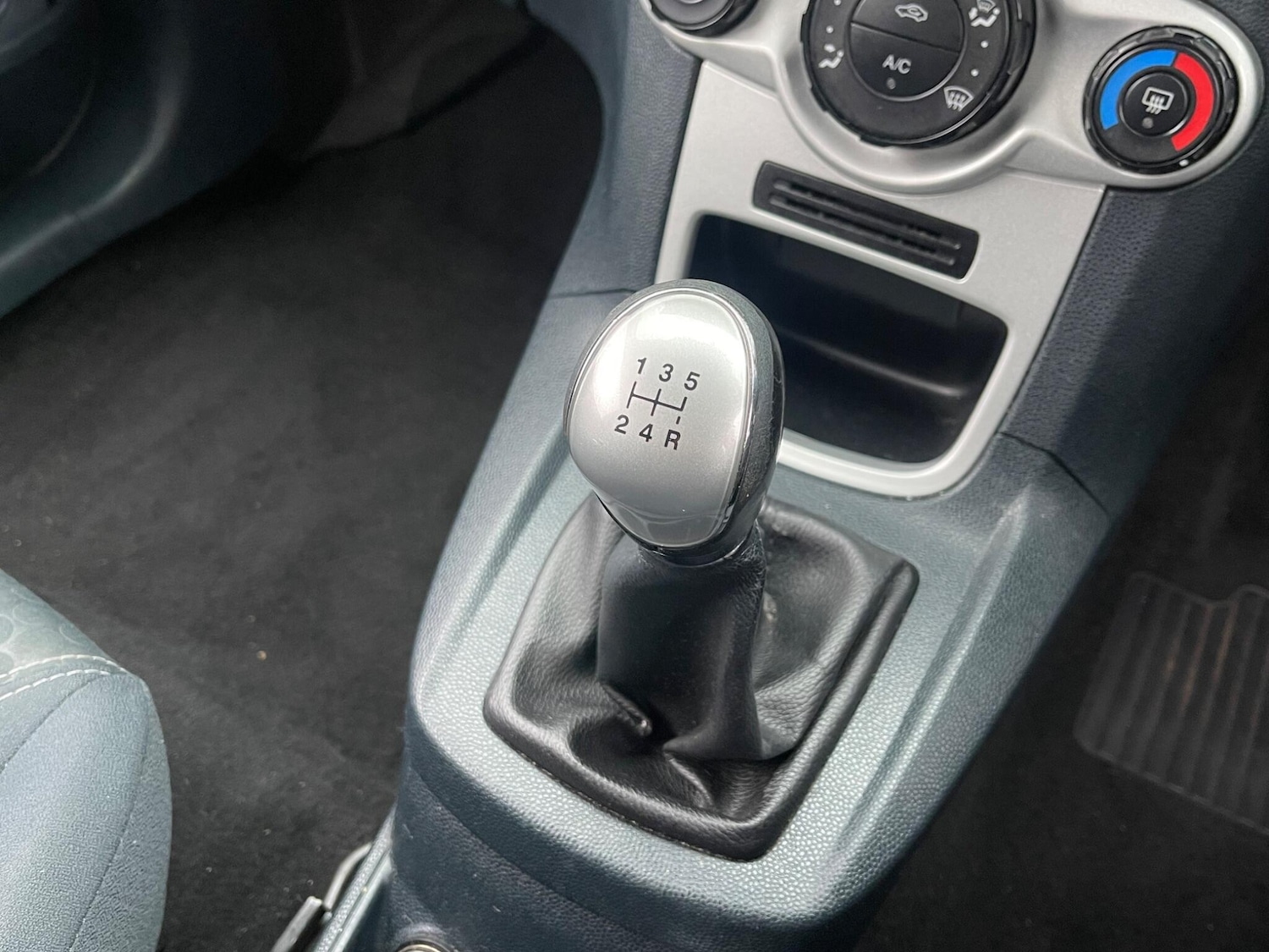 Used Ford Fiesta 2010 for sale - 78219940: Photo 20