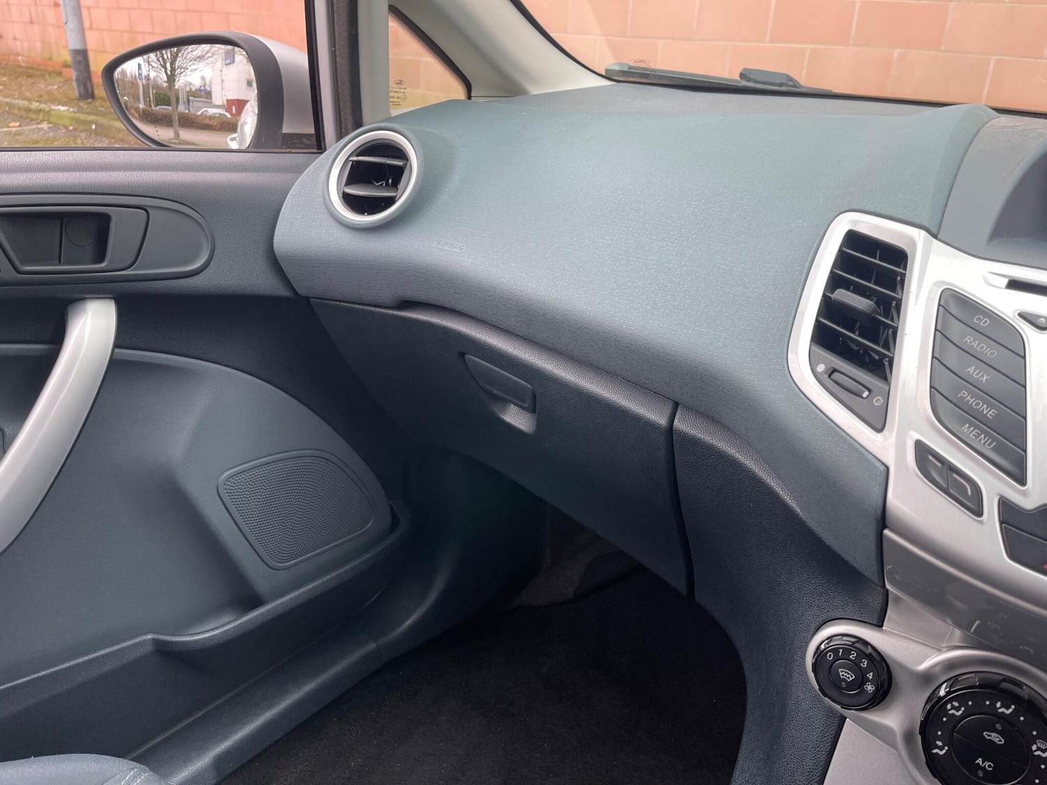 Used Ford Fiesta 2010 for sale - 78219940: Photo 21