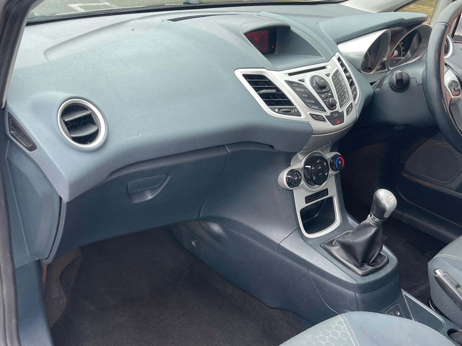 Used Ford Fiesta 2010 for sale - 78219940: Photo 40