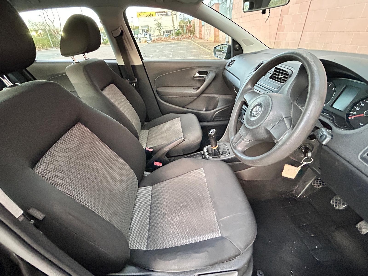 Used Volkswagen Polo 2010 for sale - 78157667: Photo 15