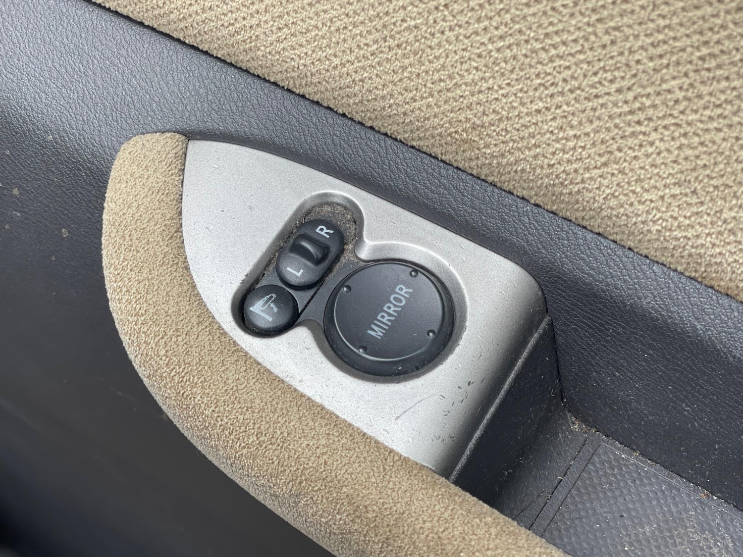 Used Honda FR-V 2007 for sale - 77440951: Photo 43