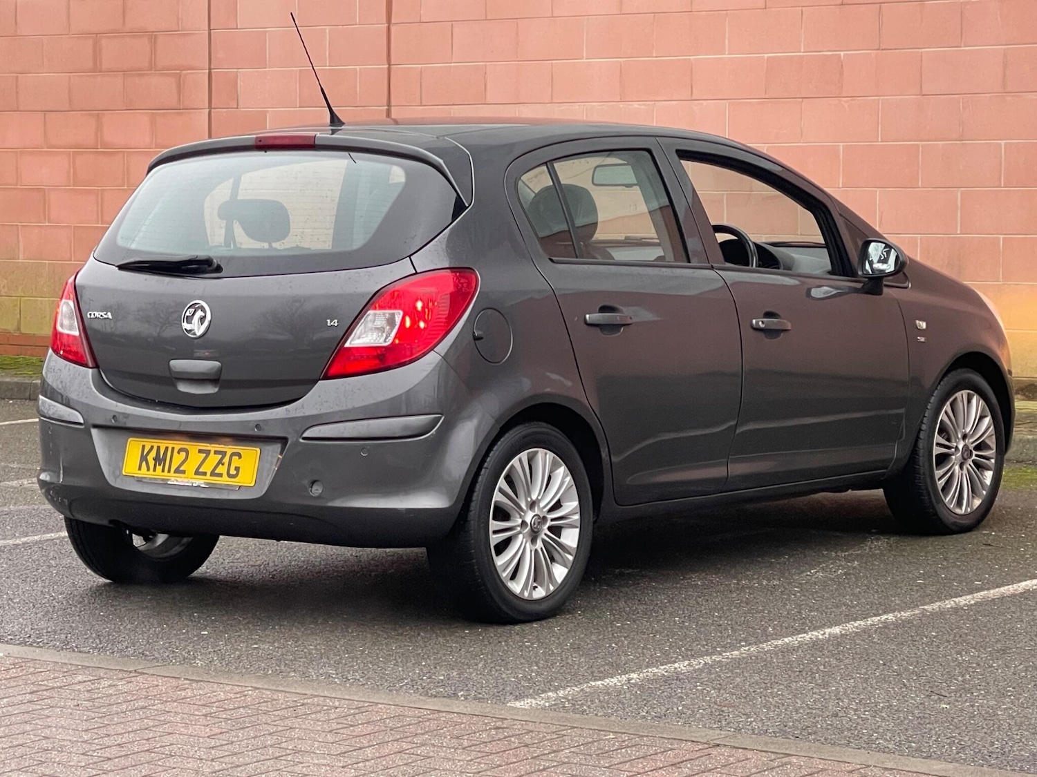 Used Vauxhall Corsa 2012 for sale - 77242773: Photo 2
