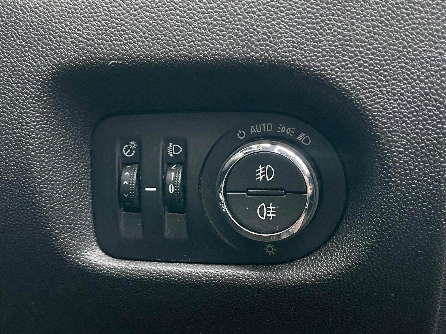 Used Vauxhall Corsa 2012 for sale - 77242773: Photo 22