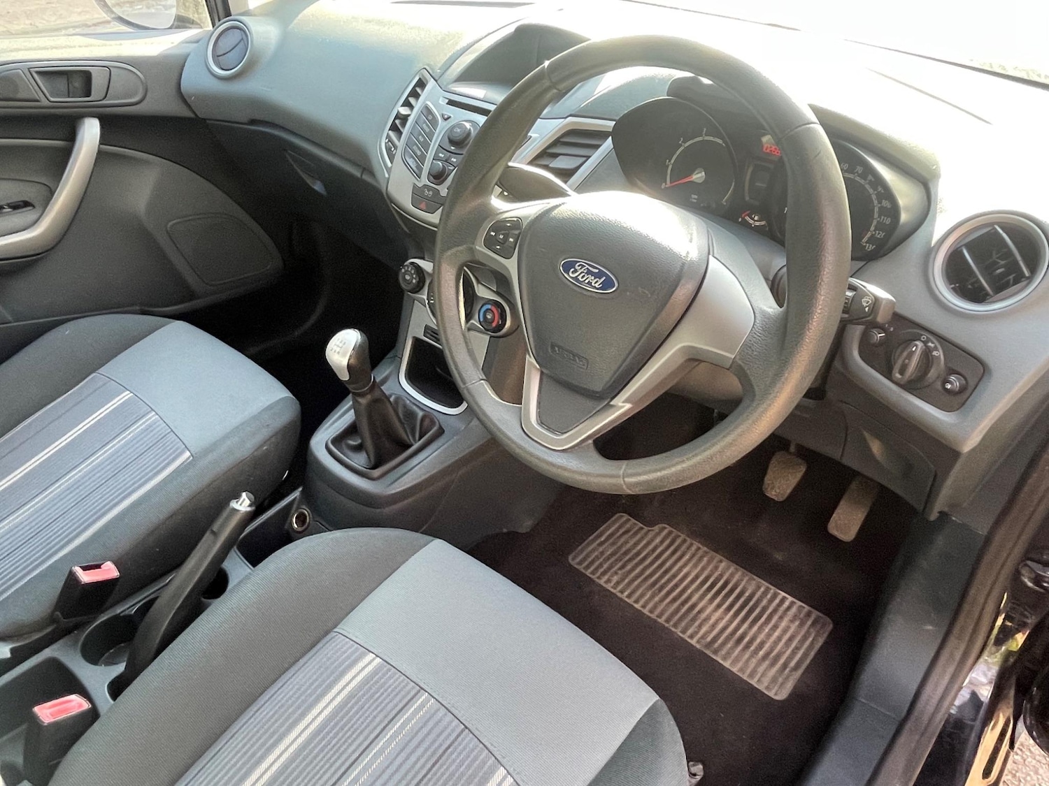 Used Ford Fiesta 2009 for sale - 77144128: Photo 48