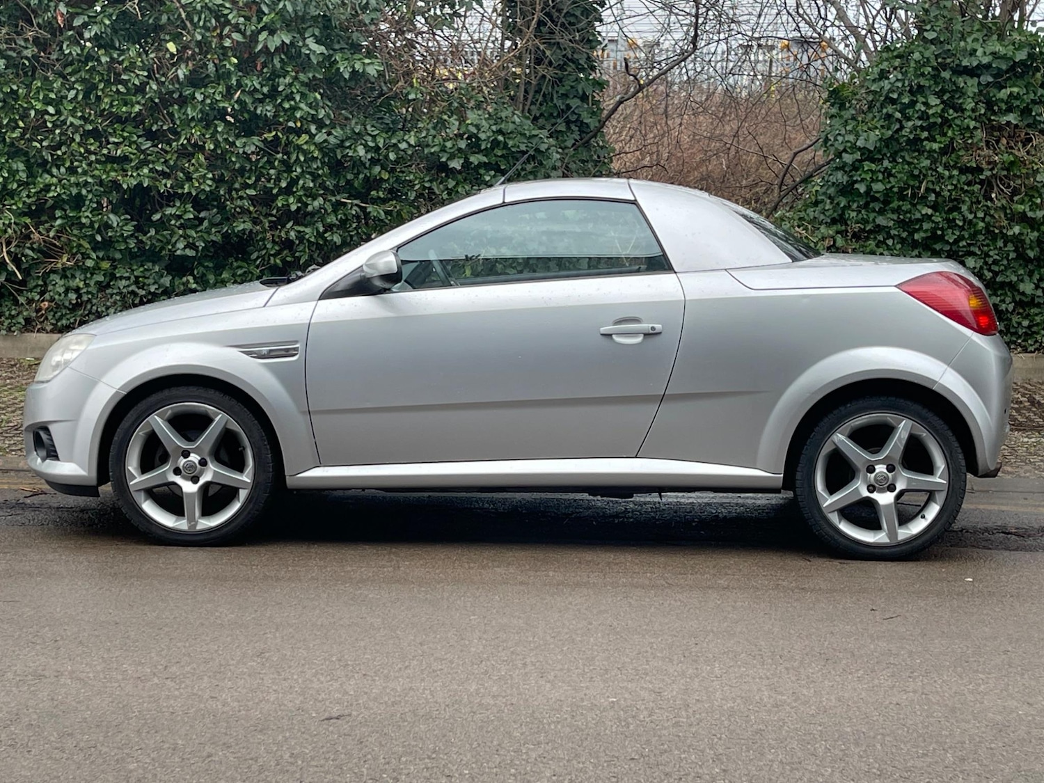 Used Vauxhall Tigra 2008 for sale - 77143234: Photo 9