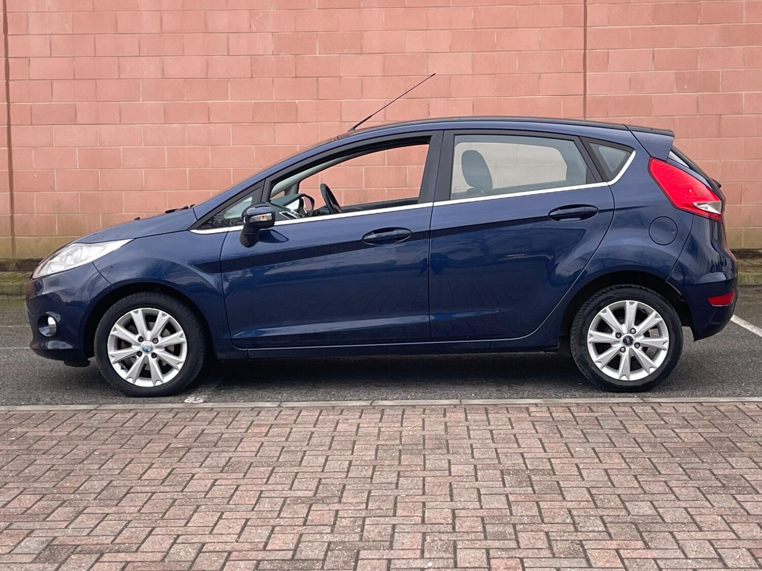 Used Ford Fiesta 2010 for sale - 77377526: Photo 11