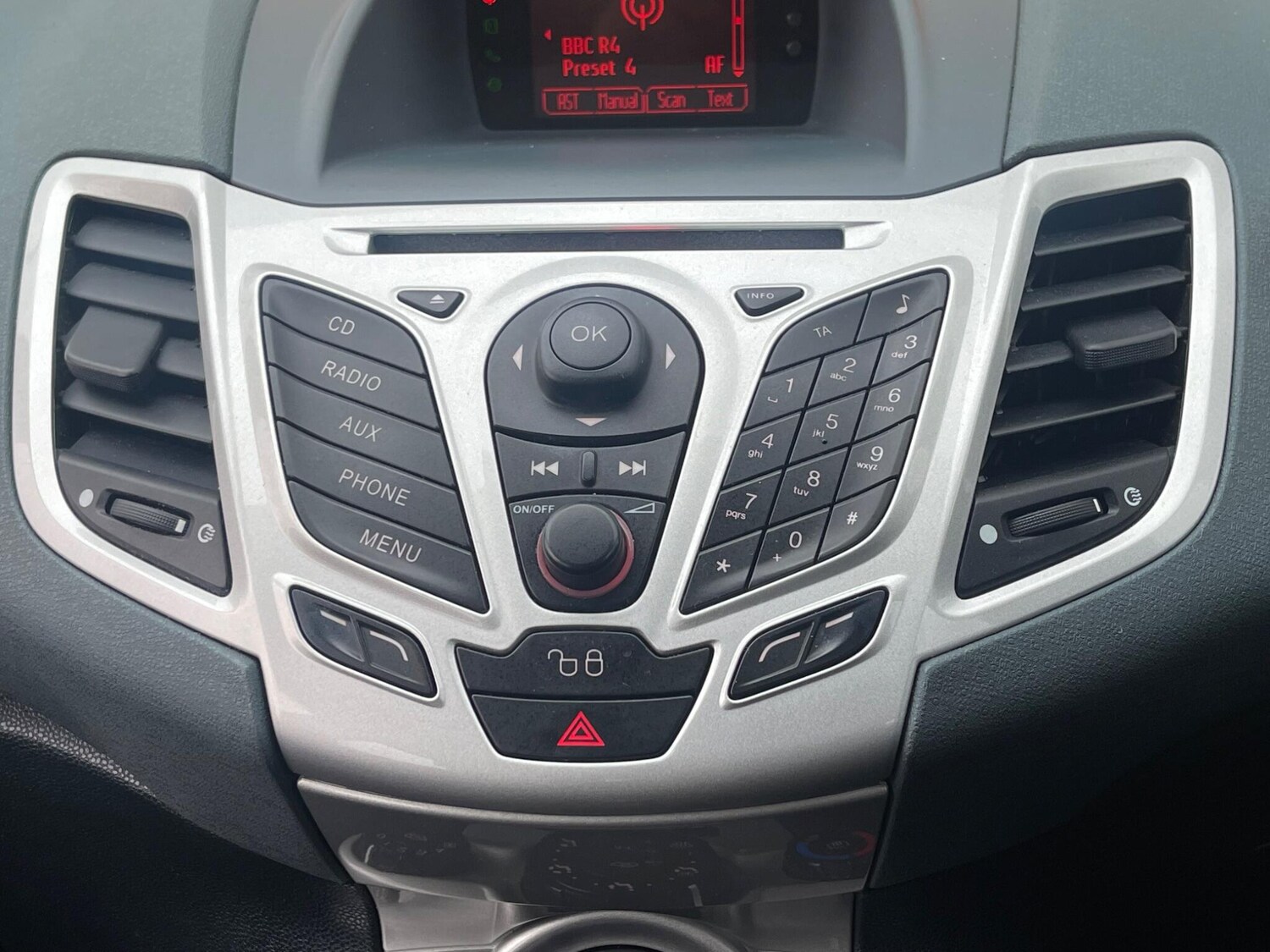 Used Ford Fiesta 2010 for sale - 77377526: Photo 15