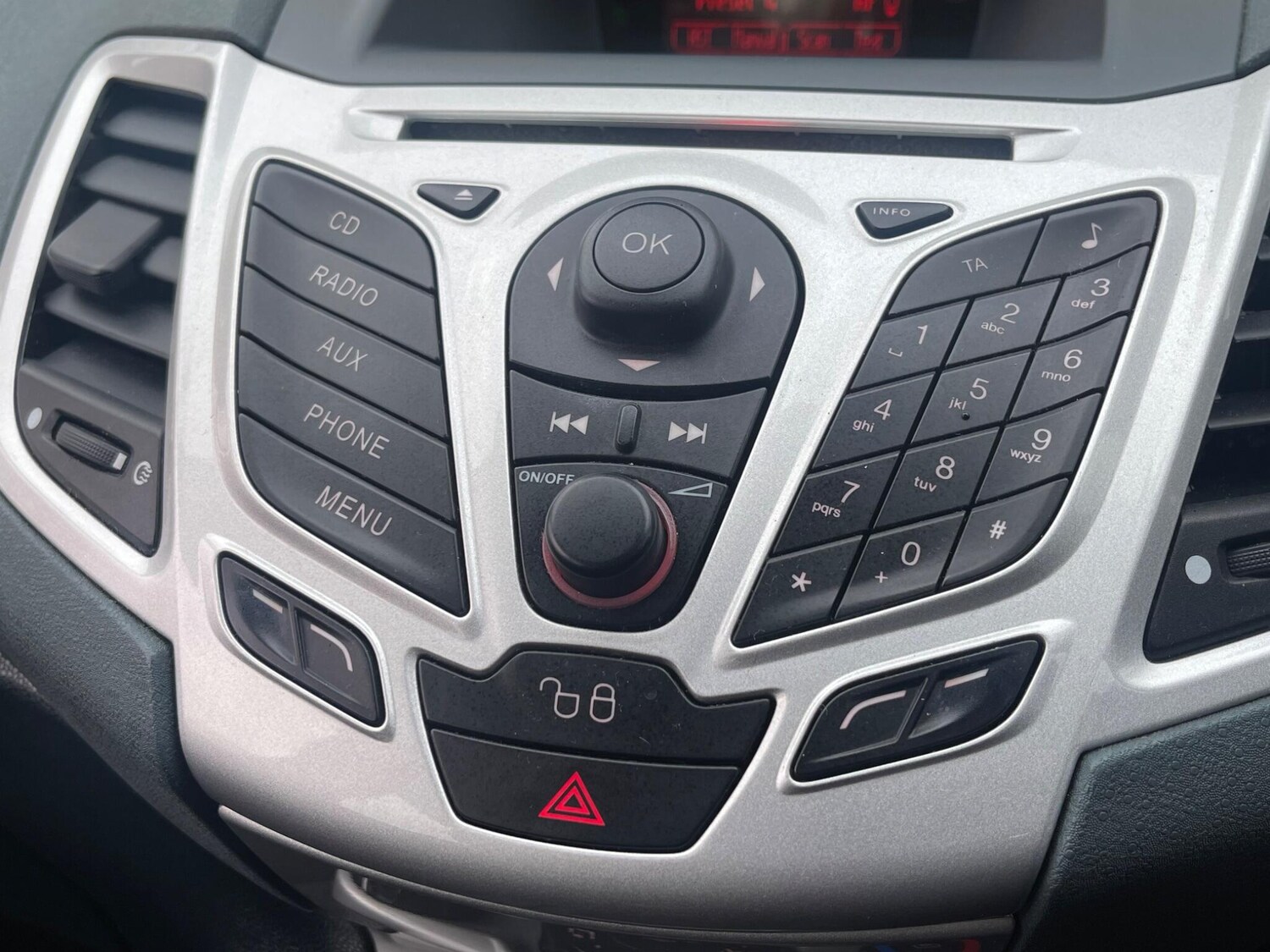 Used Ford Fiesta 2010 for sale - 77377526: Photo 24