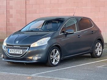Used Peugeot 208 2013 for sale - 77883037: Photo