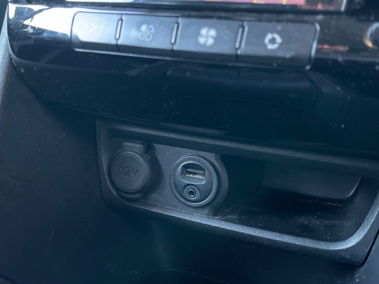 Used Peugeot 208 2013 for sale - 77883037: Photo 21