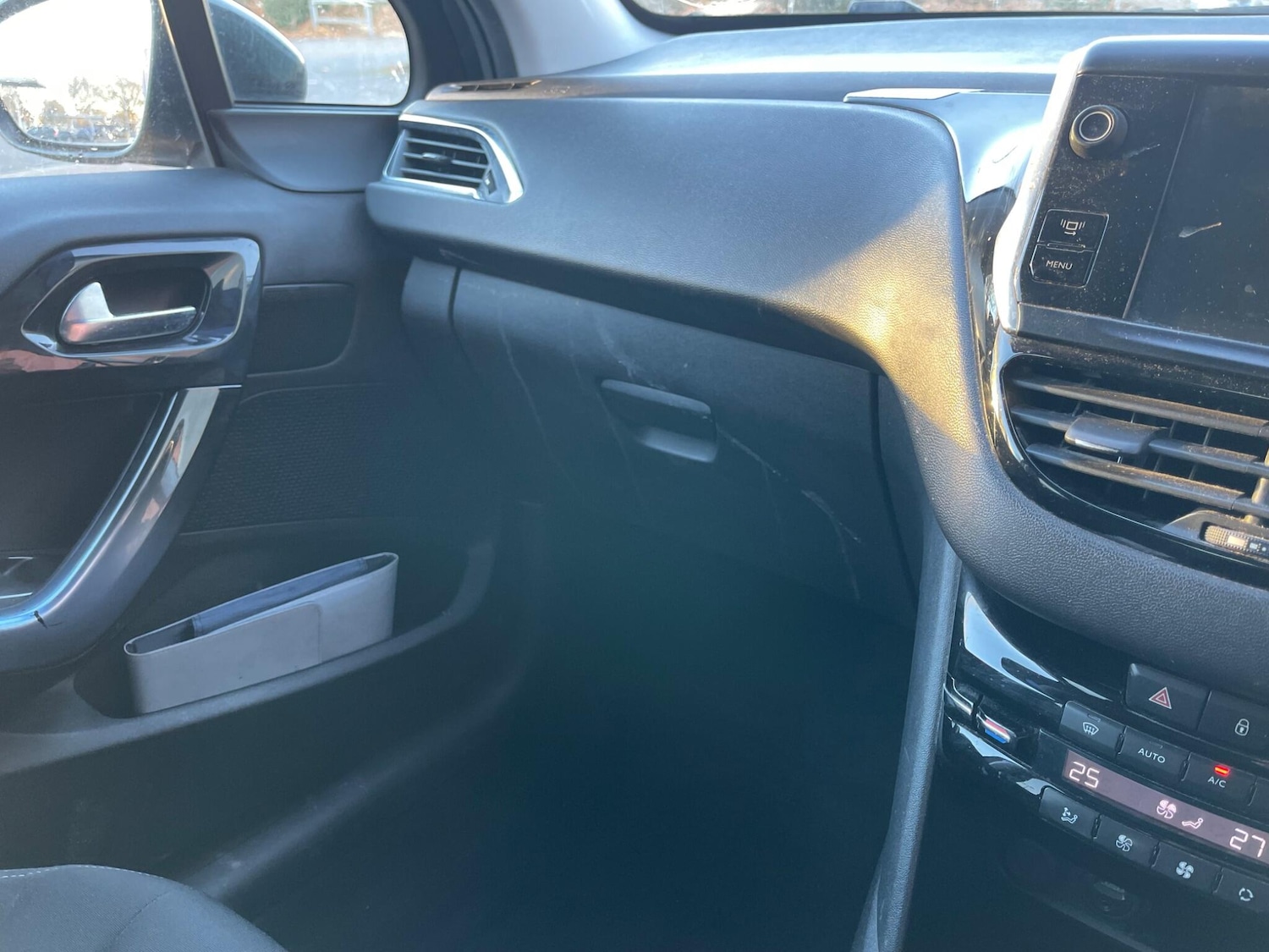 Used Peugeot 208 2013 for sale - 77883037: Photo 22