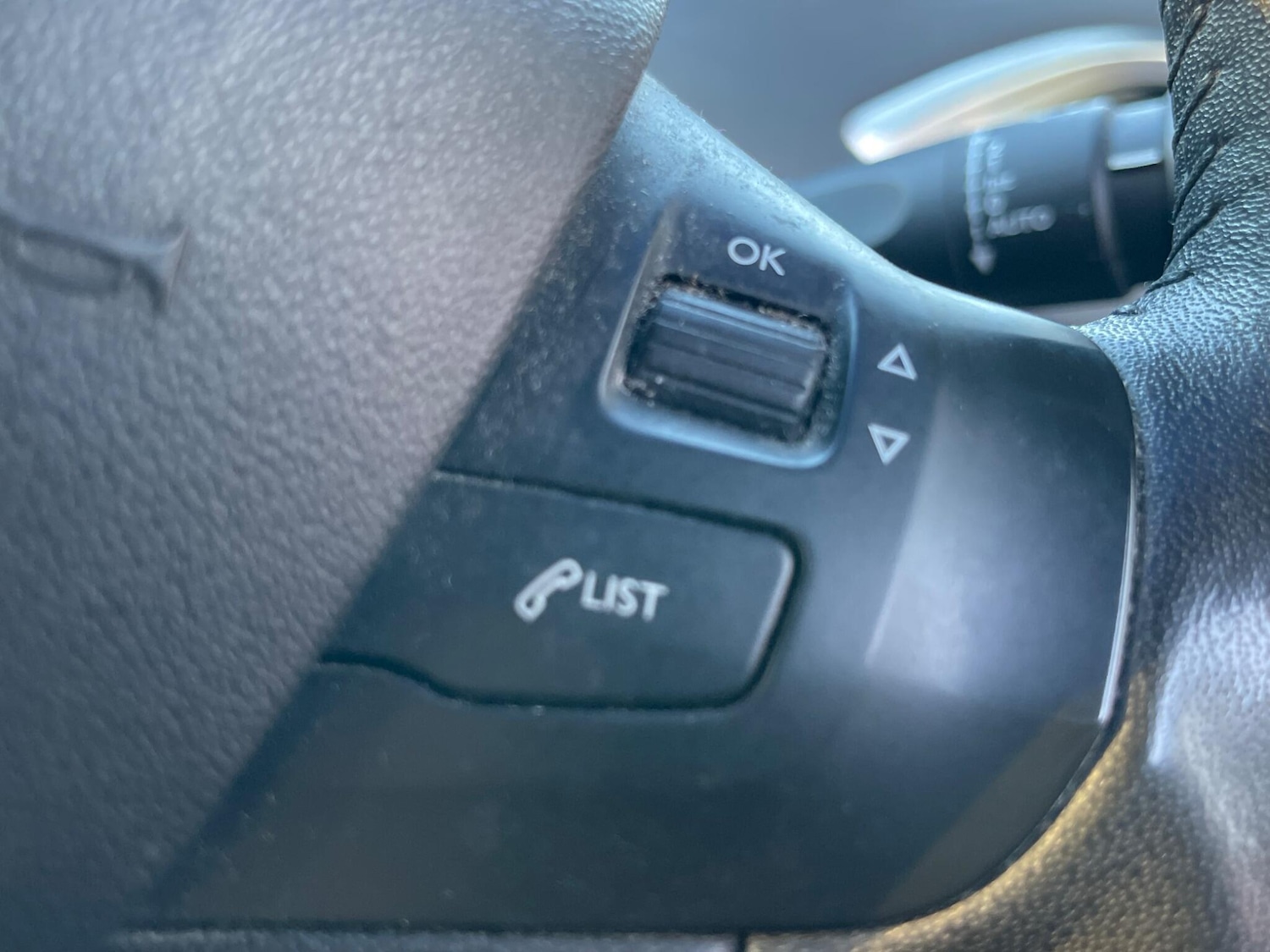 Used Peugeot 208 2013 for sale - 77883037: Photo 24