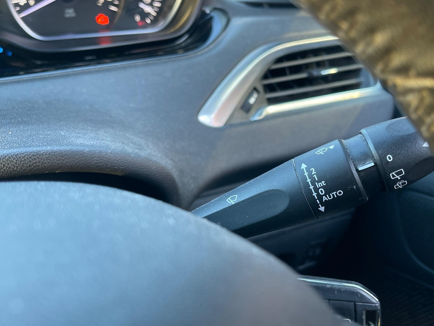 Used Peugeot 208 2013 for sale - 77883037: Photo 25