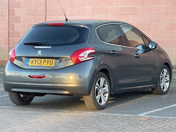 Used Peugeot 208 2013 for sale - 77883037: Photo