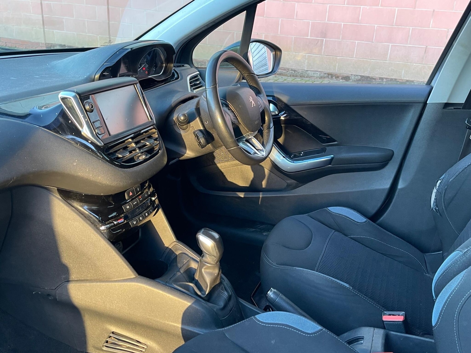 Used Peugeot 208 2013 for sale - 77883037: Photo 3