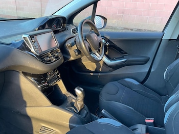 Used Peugeot 208 2013 for sale - 77883037: Photo