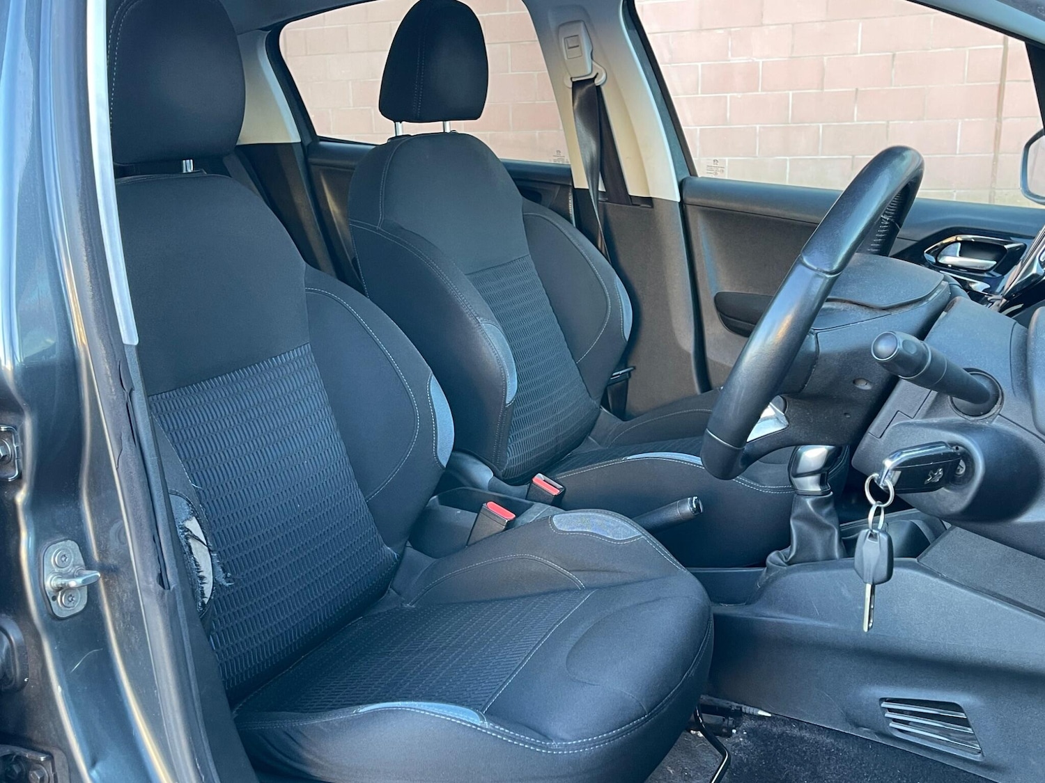 Used Peugeot 208 2013 for sale - 77883037: Photo 4