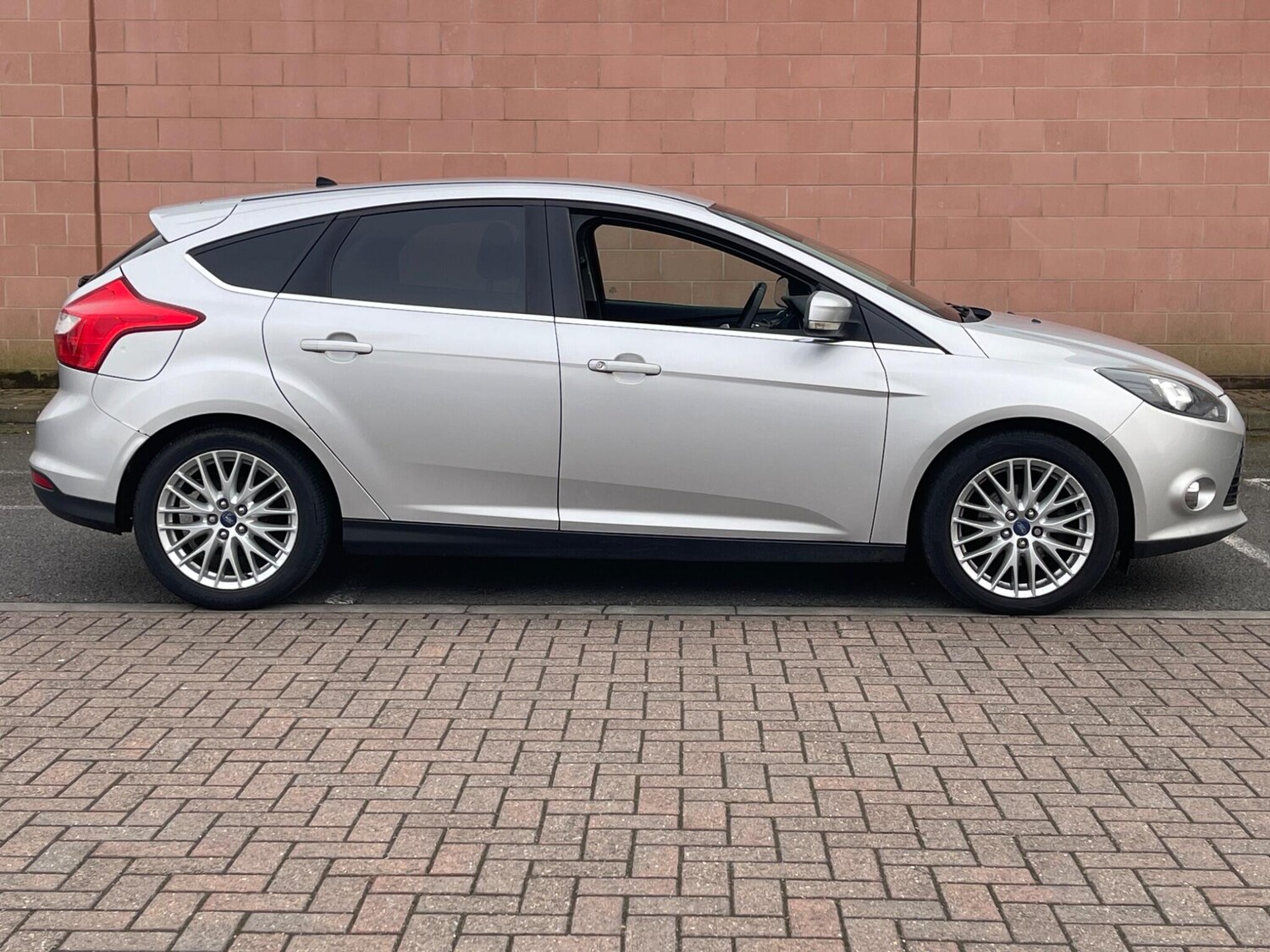 Used Ford Focus for sale - 77597851: Photo 9