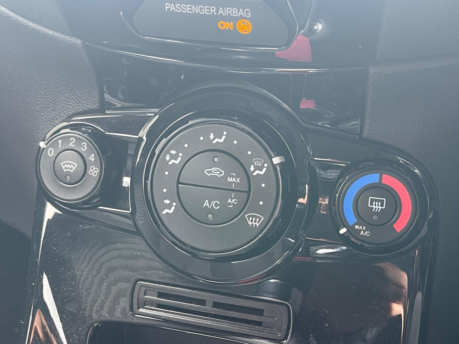 Used Ford Fiesta 2015 for sale - 77625232: Photo 17