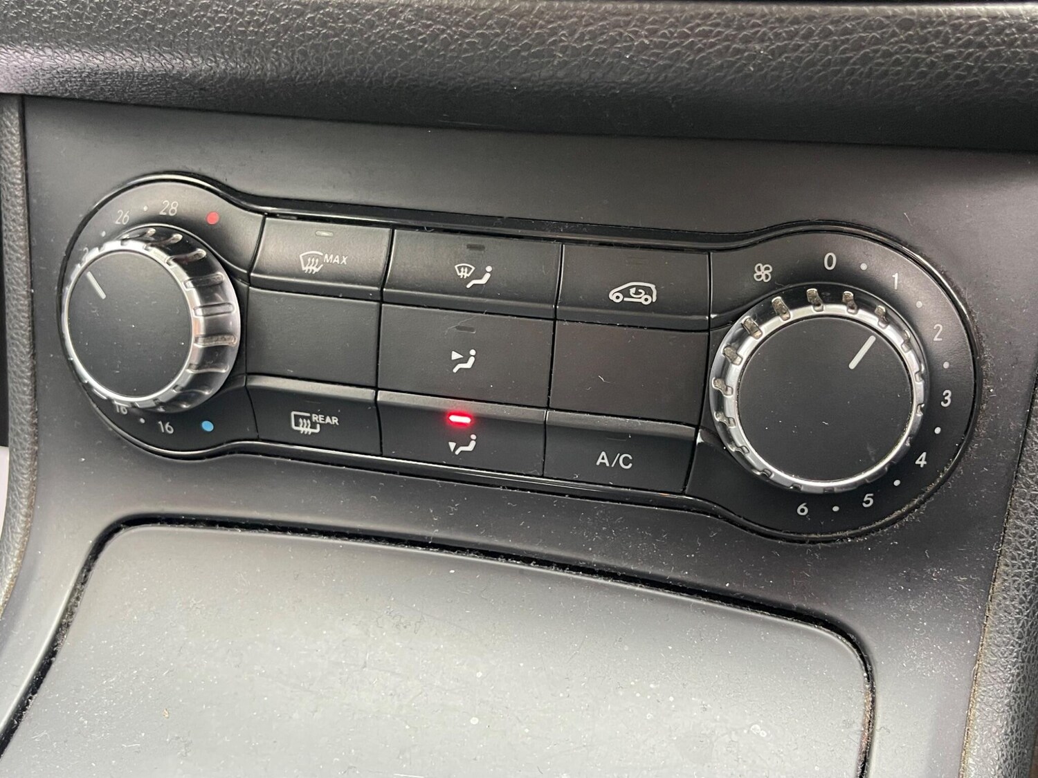 Used Mercedes-Benz B Class 2014 for sale - 77839902: Photo 35