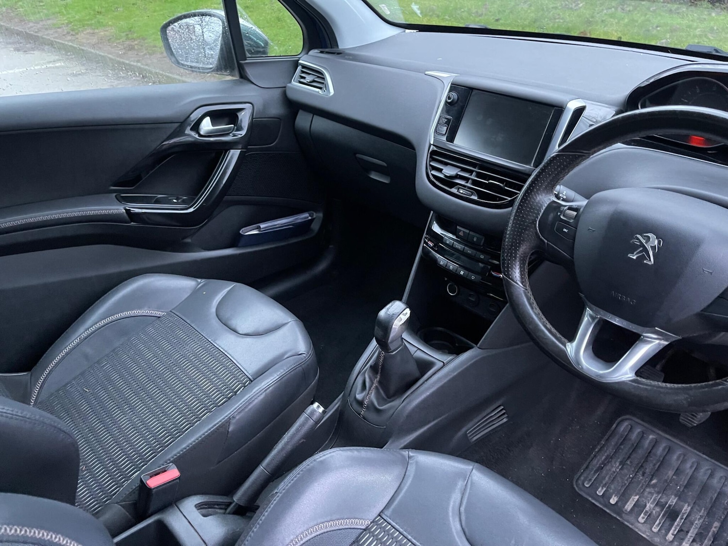 Used Peugeot 208 2013 for sale - 77549486: Photo 12