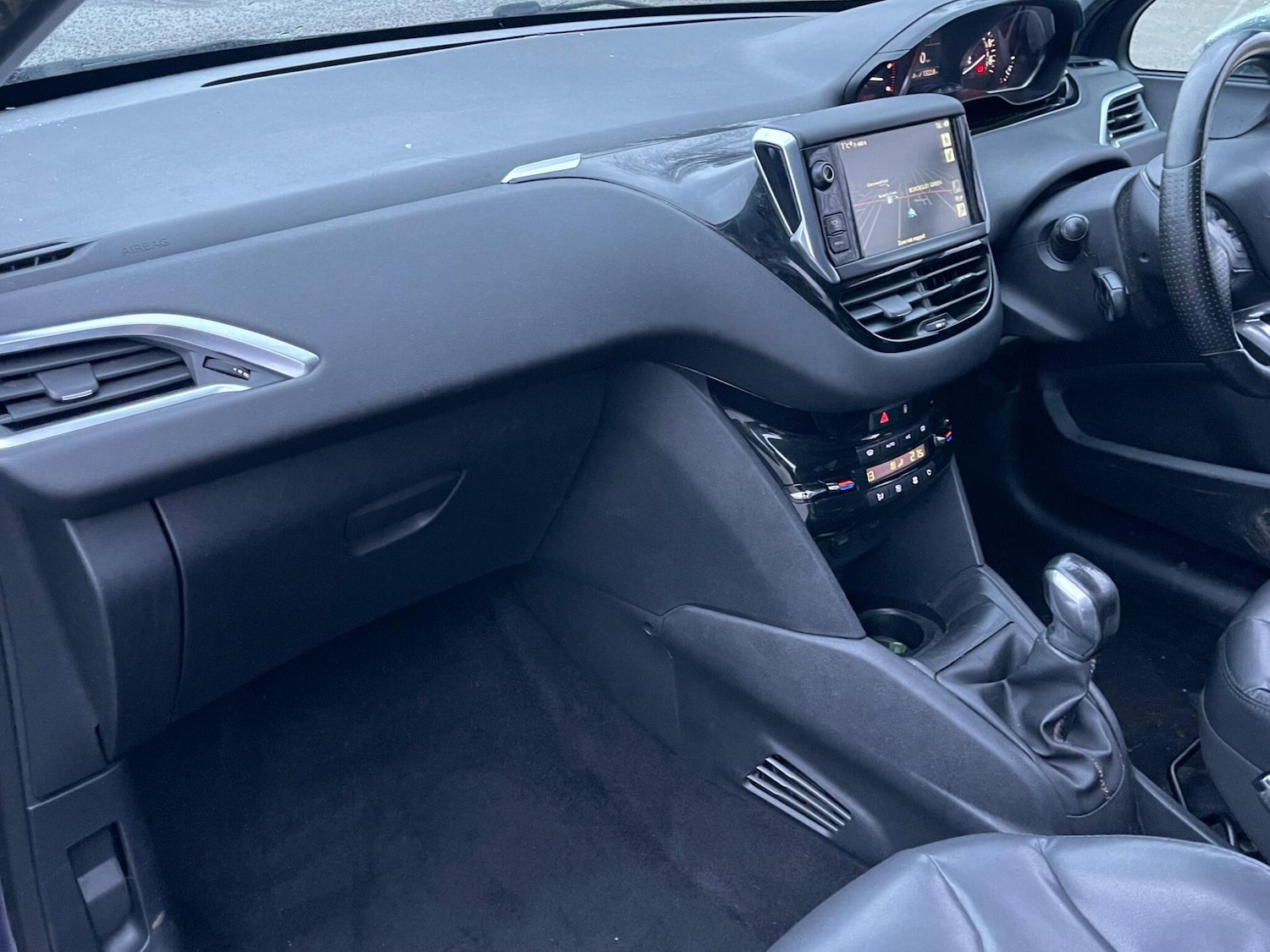 Used Peugeot 208 2013 for sale - 77549486: Photo 13