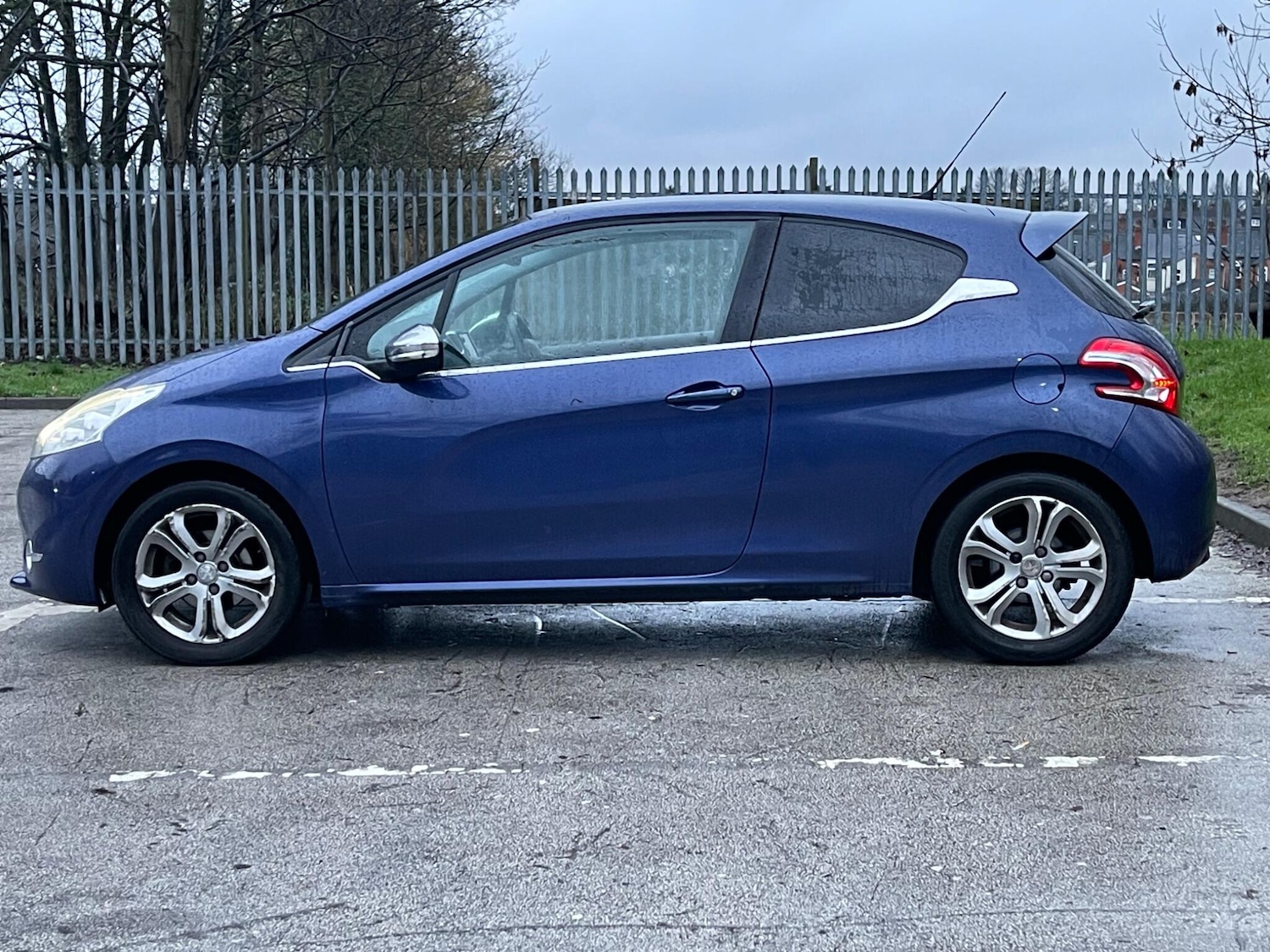 Used Peugeot 208 2013 for sale - 77549486: Photo 6