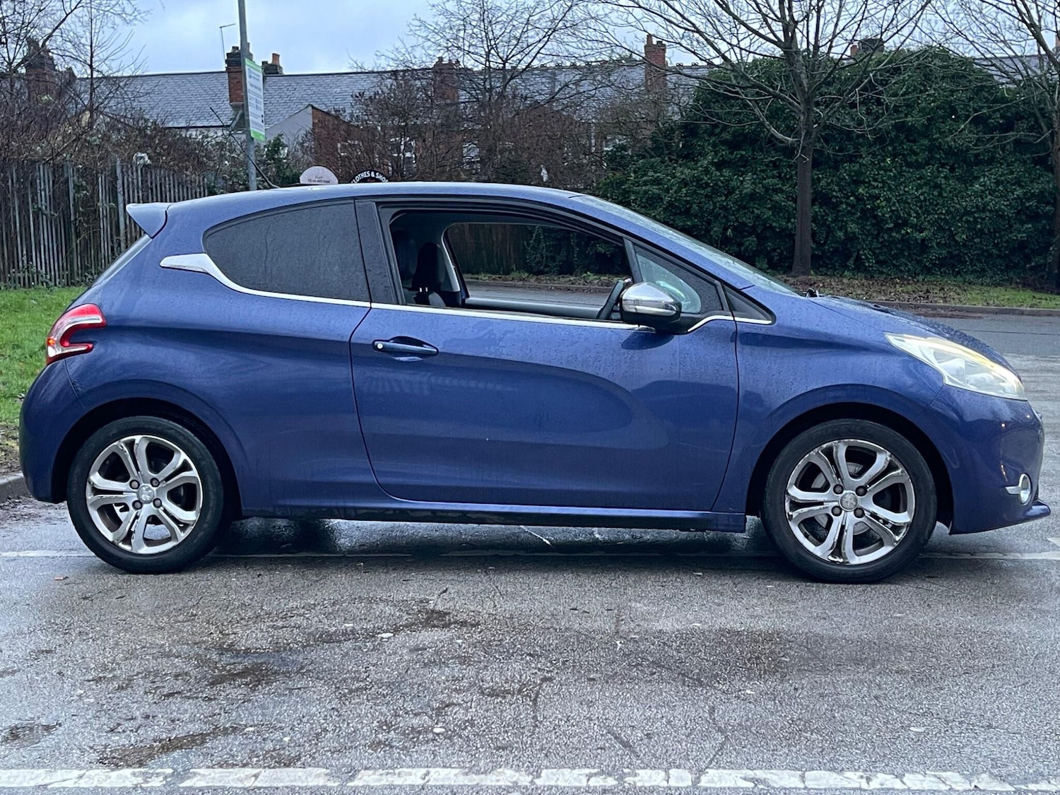 Used Peugeot 208 2013 for sale - 77549486: Photo 8