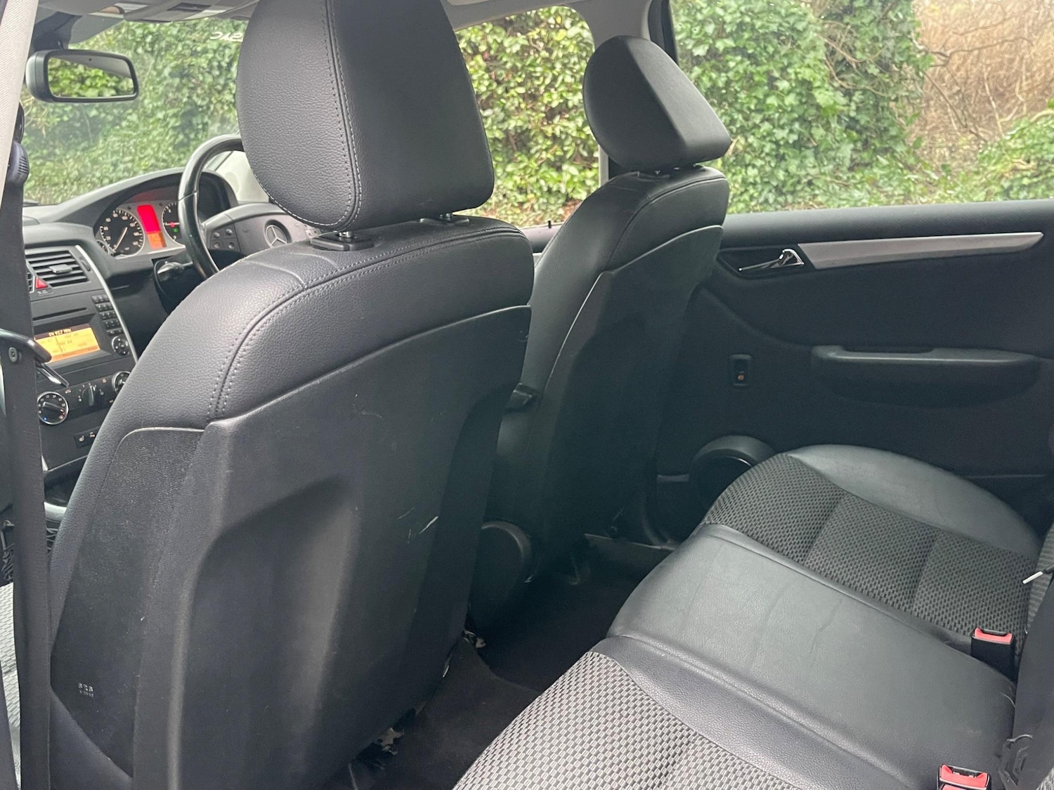 Used Mercedes-Benz B Class 2010 for sale - 77143660: Photo 49