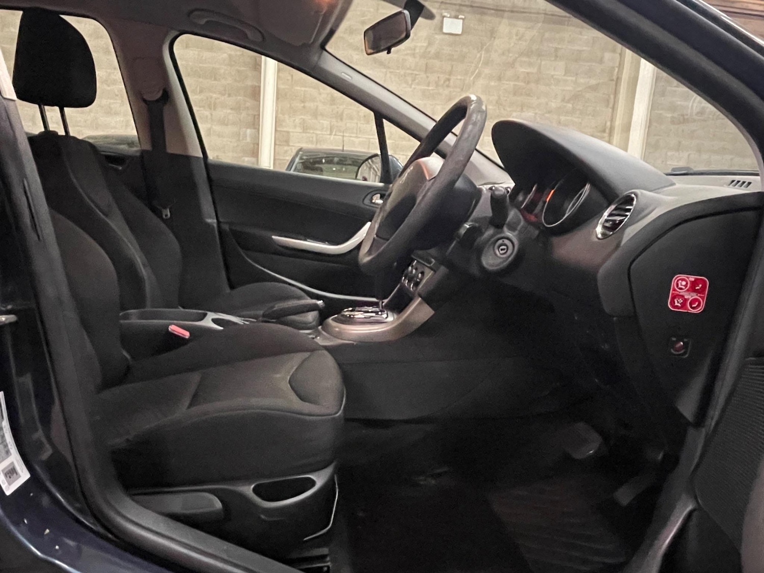 Used Peugeot 308 2012 for sale - 77144203: Photo 21