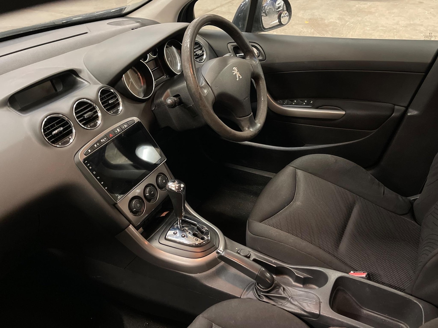 Used Peugeot 308 2012 for sale - 77144203: Photo 3